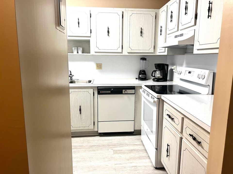 For Rent: $1,900 (2 beds, 2 baths, 1167 Square Feet)