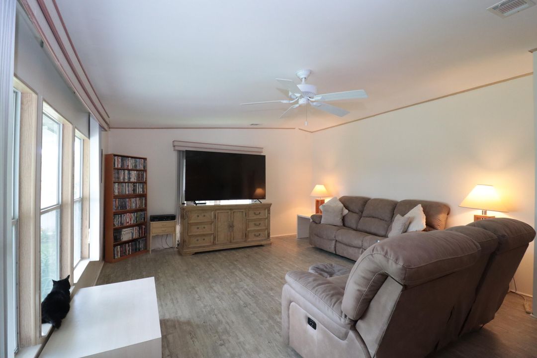 For Sale: $189,000 (2 beds, 2 baths, 1286 Square Feet)