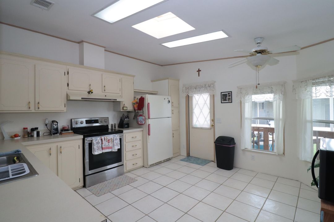 For Sale: $189,000 (2 beds, 2 baths, 1286 Square Feet)