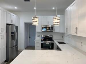 For Rent: $2,500 (3 beds, 2 baths, 1100 Square Feet)