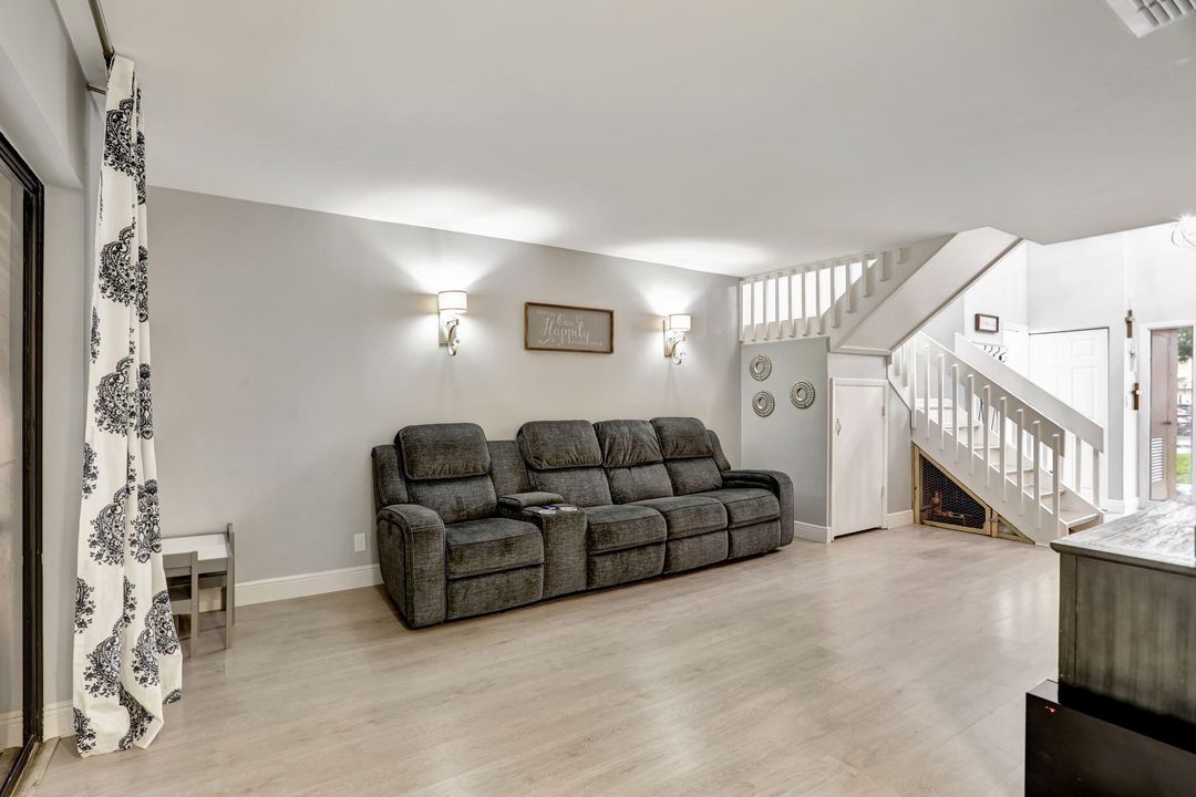 For Sale: $435,000 (3 beds, 2 baths, 1478 Square Feet)