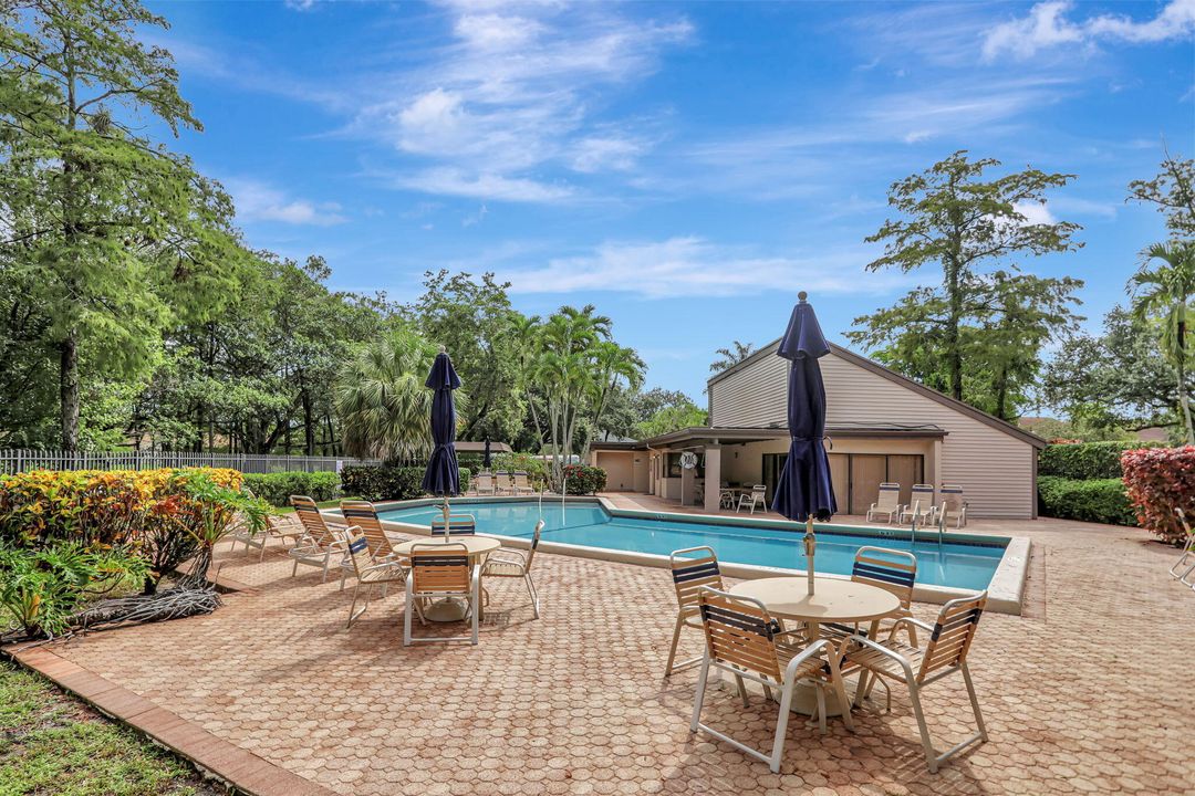 For Sale: $435,000 (3 beds, 2 baths, 1478 Square Feet)