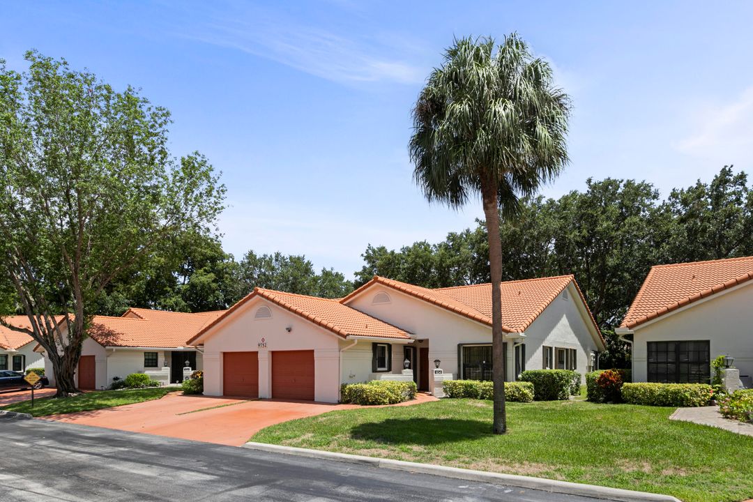 For Sale: $350,000 (2 beds, 2 baths, 1417 Square Feet)