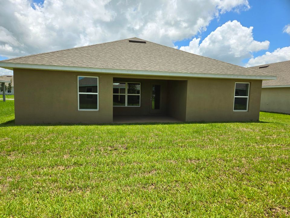 For Sale: $399,400 (4 beds, 2 baths, 1820 Square Feet)