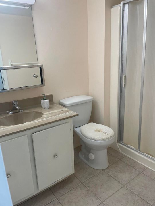 For Sale: $180,000 (2 beds, 2 baths, 812 Square Feet)