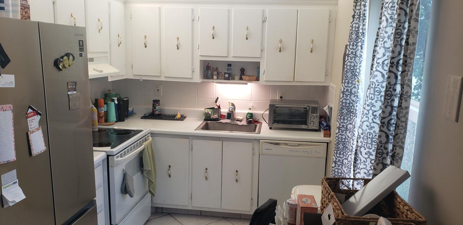 For Rent: $1,700 (2 beds, 2 baths, 902 Square Feet)