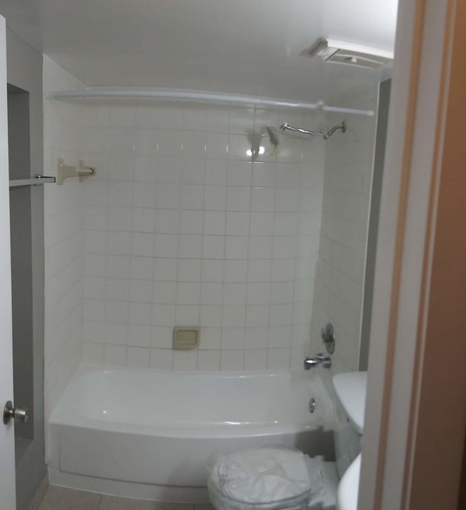 В аренду: $2,000 (2 спален, 2 ванн, 887 Квадратных фут)