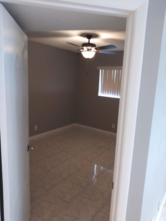 For Rent: $2,000 (2 beds, 2 baths, 887 Square Feet)