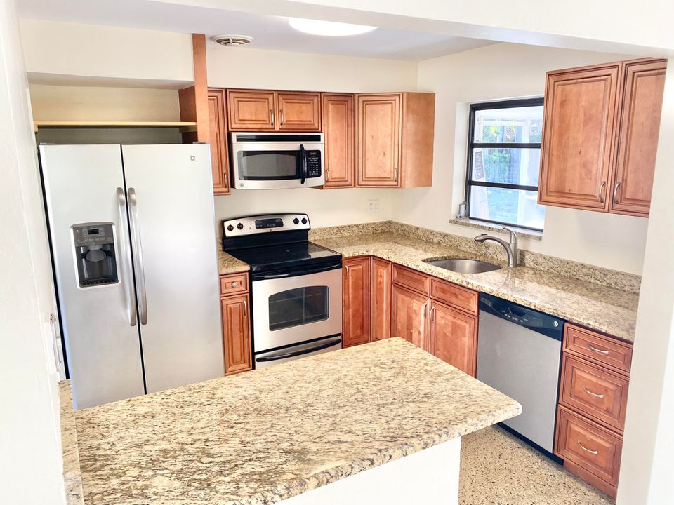 For Rent: $3,350 (2 beds, 2 baths, 1292 Square Feet)
