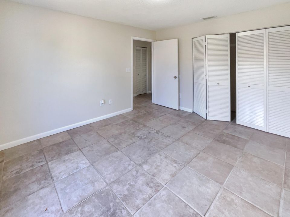 Active With Contract: $416,000 (3 beds, 2 baths, 1261 Square Feet)