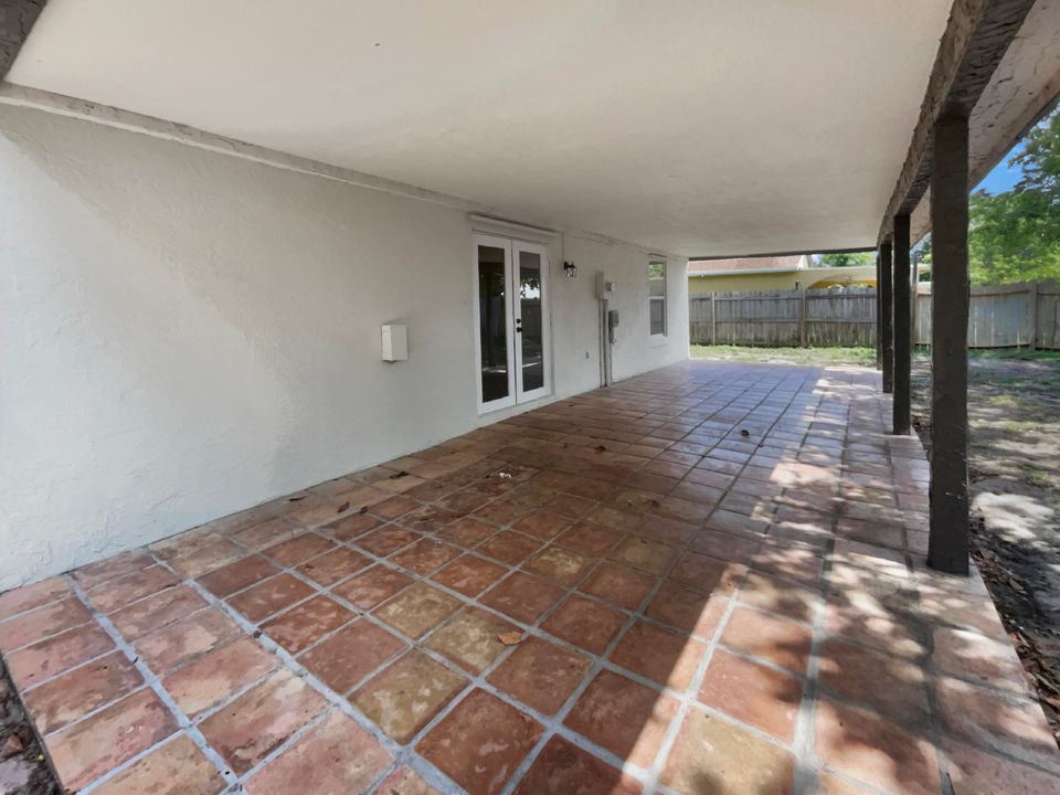 Activo con contrato: $416,000 (3 camas, 2 baños, 1261 Pies cuadrados)