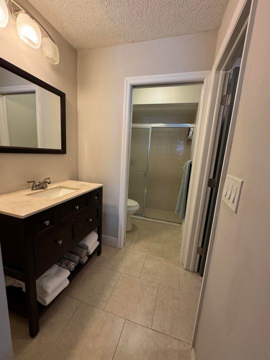 For Rent: $2,600 (2 beds, 2 baths, 1252 Square Feet)