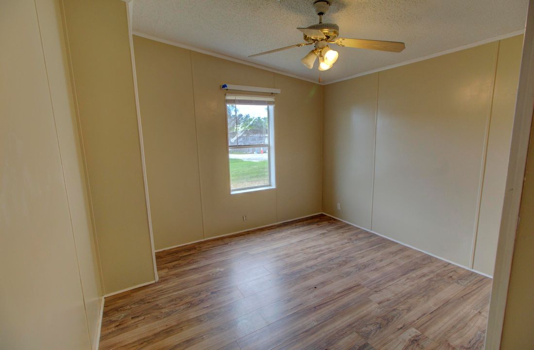 For Sale: $165,000 (2 beds, 2 baths, 1018 Square Feet)