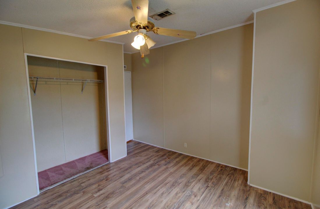 For Sale: $165,000 (2 beds, 2 baths, 1018 Square Feet)