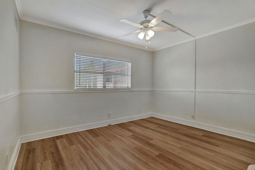 For Sale: $237,000 (2 beds, 1 baths, 882 Square Feet)