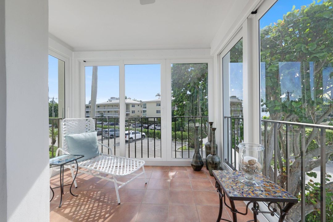 For Sale: $875,000 (2 beds, 2 baths, 1515 Square Feet)