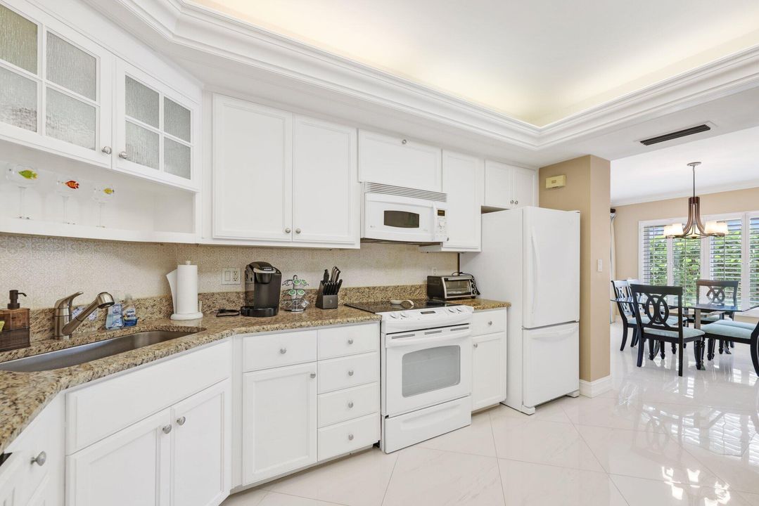 For Sale: $875,000 (2 beds, 2 baths, 1515 Square Feet)