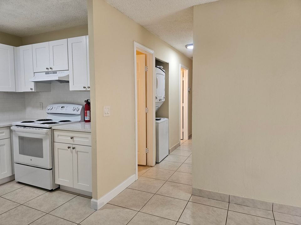 For Rent: $2,200 (2 beds, 1 baths, 968 Square Feet)