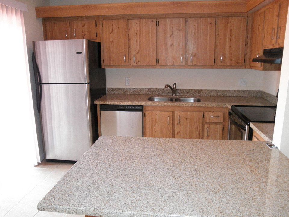 For Rent: $2,100 (2 beds, 2 baths, 1260 Square Feet)