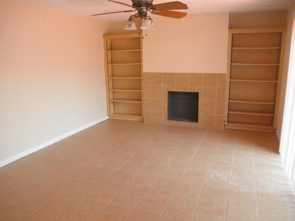 For Rent: $2,100 (2 beds, 2 baths, 1260 Square Feet)