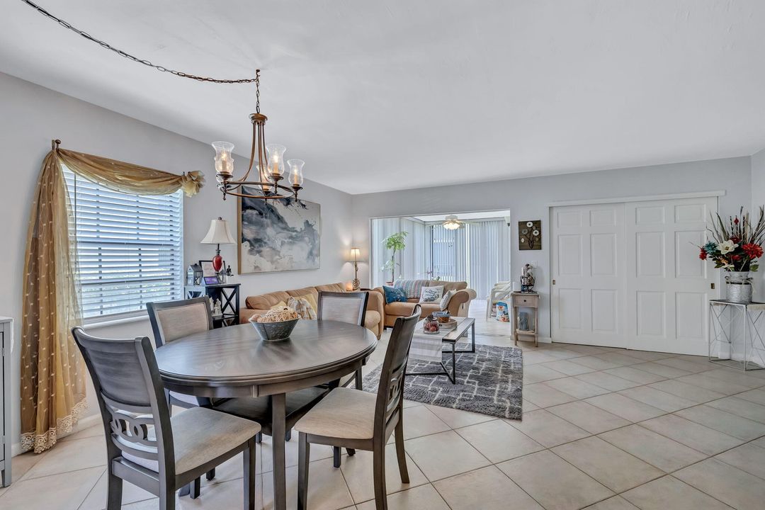 For Sale: $372,500 (3 beds, 2 baths, 1300 Square Feet)