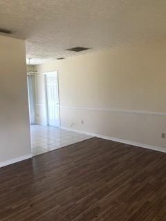 For Rent: $1,700 (3 beds, 2 baths, 1125 Square Feet)