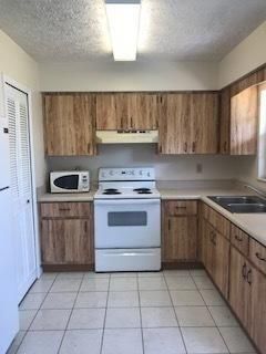 For Rent: $1,700 (3 beds, 2 baths, 1125 Square Feet)