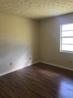 For Rent: $1,700 (3 beds, 2 baths, 1125 Square Feet)