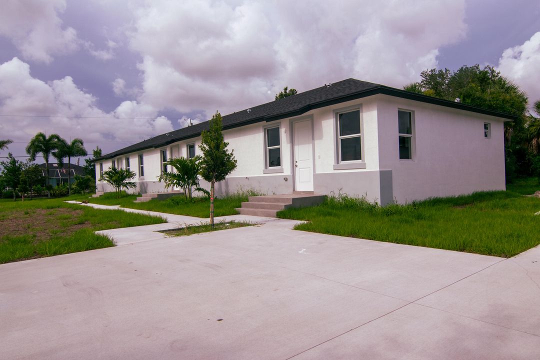 For Rent: $2,350 (3 beds, 2 baths, 1047 Square Feet)