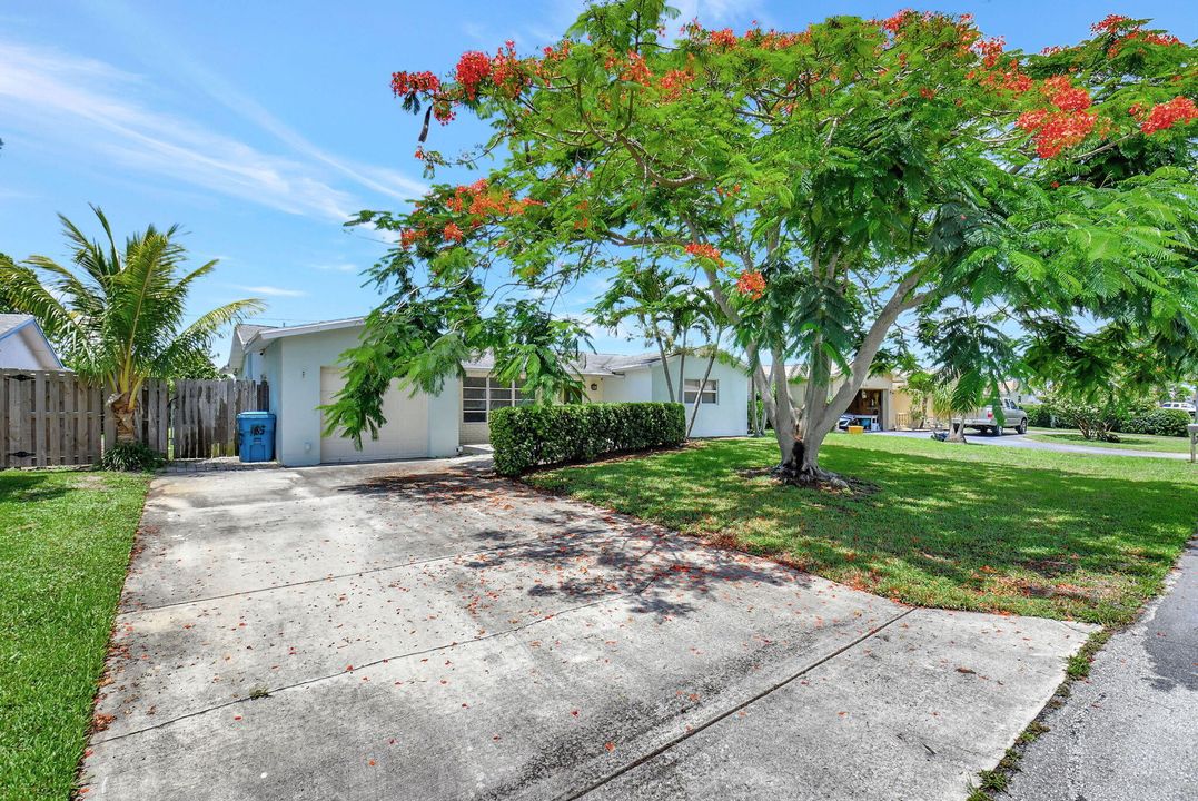 For Sale: $515,000 (3 beds, 2 baths, 1738 Square Feet)