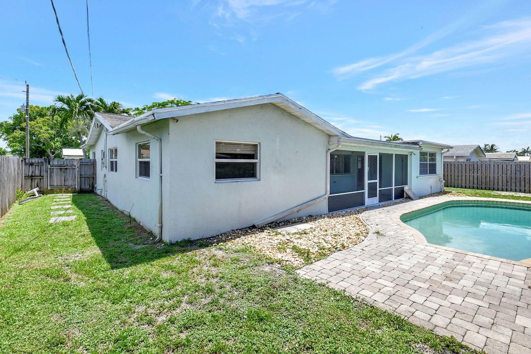 For Sale: $515,000 (3 beds, 2 baths, 1738 Square Feet)