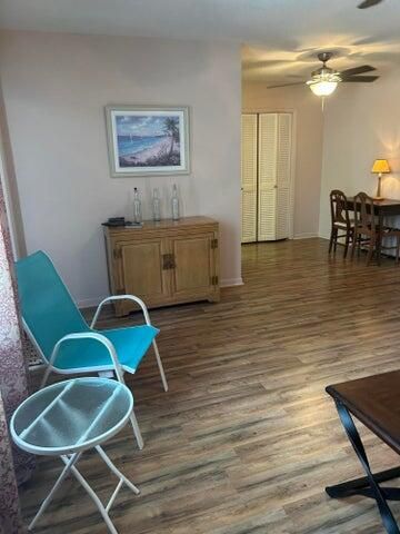 For Rent: $1,800 (2 beds, 1 baths, 751 Square Feet)