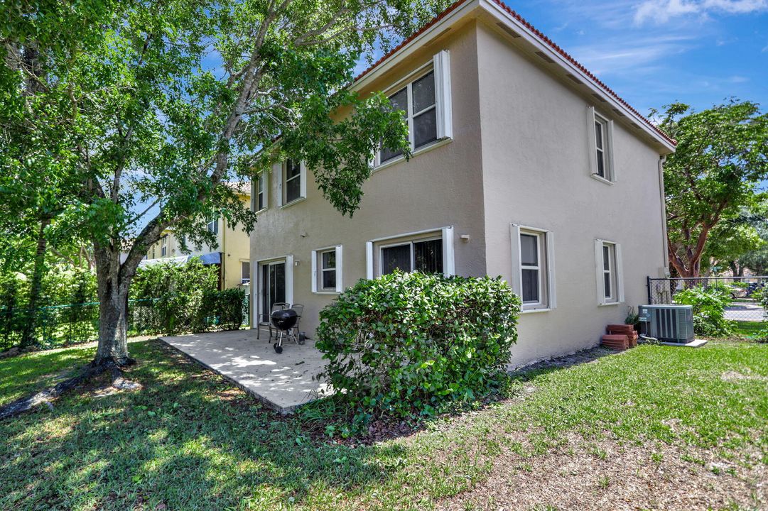 For Sale: $500,000 (3 beds, 2 baths, 1766 Square Feet)