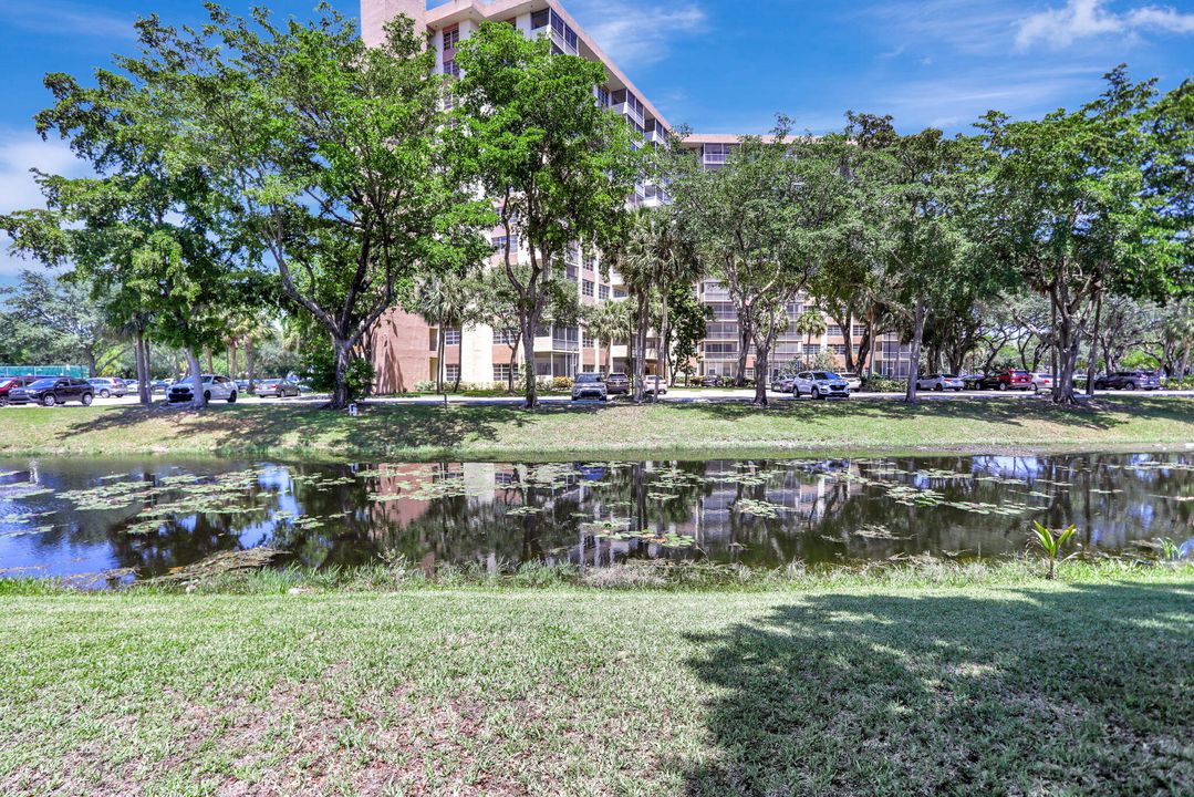 For Sale: $500,000 (3 beds, 2 baths, 1766 Square Feet)