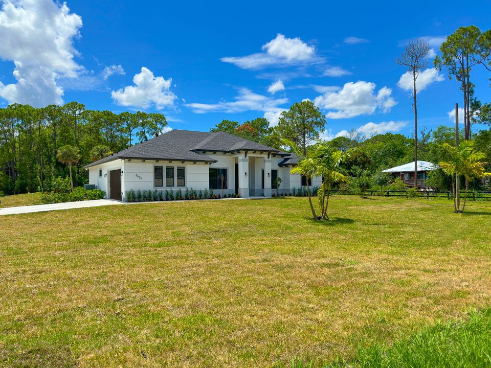 For Sale: $819,000 (4 beds, 3 baths, 2419 Square Feet)