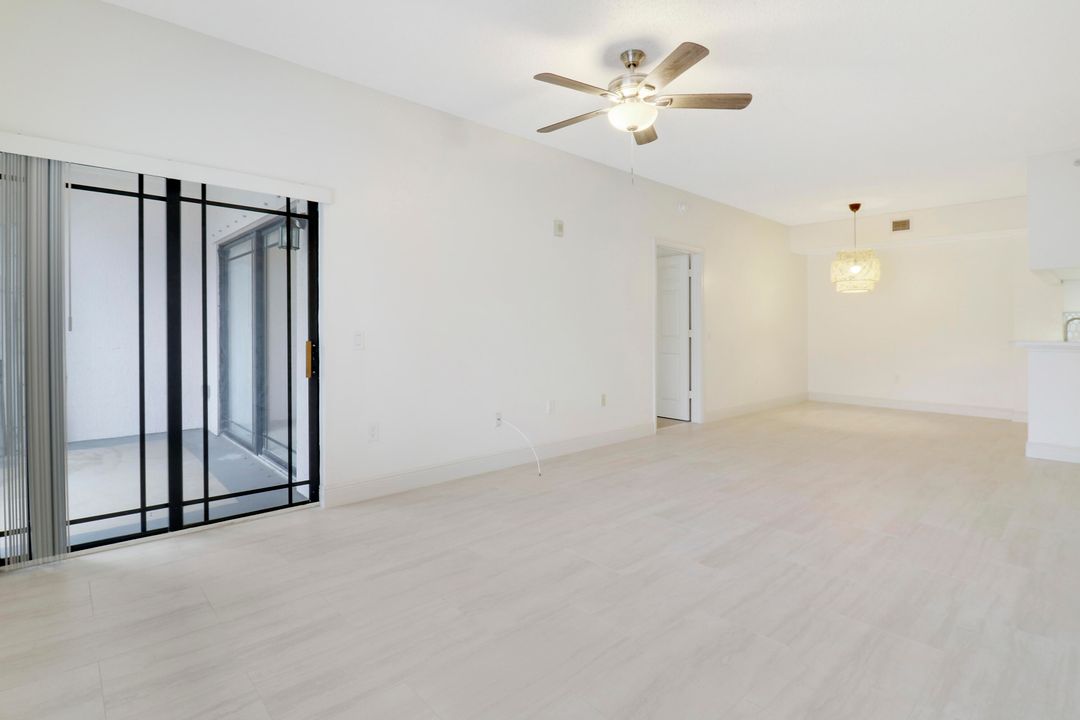 For Sale: $335,000 (2 beds, 2 baths, 1092 Square Feet)