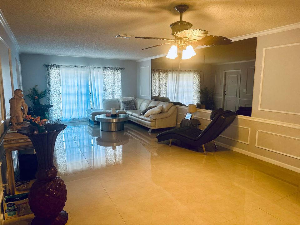 For Sale: $294,900 (2 beds, 2 baths, 1400 Square Feet)