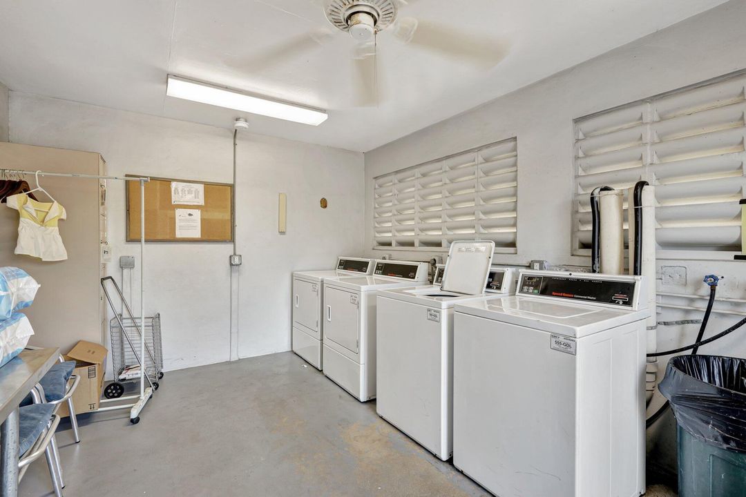 For Sale: $165,000 (2 beds, 2 baths, 910 Square Feet)