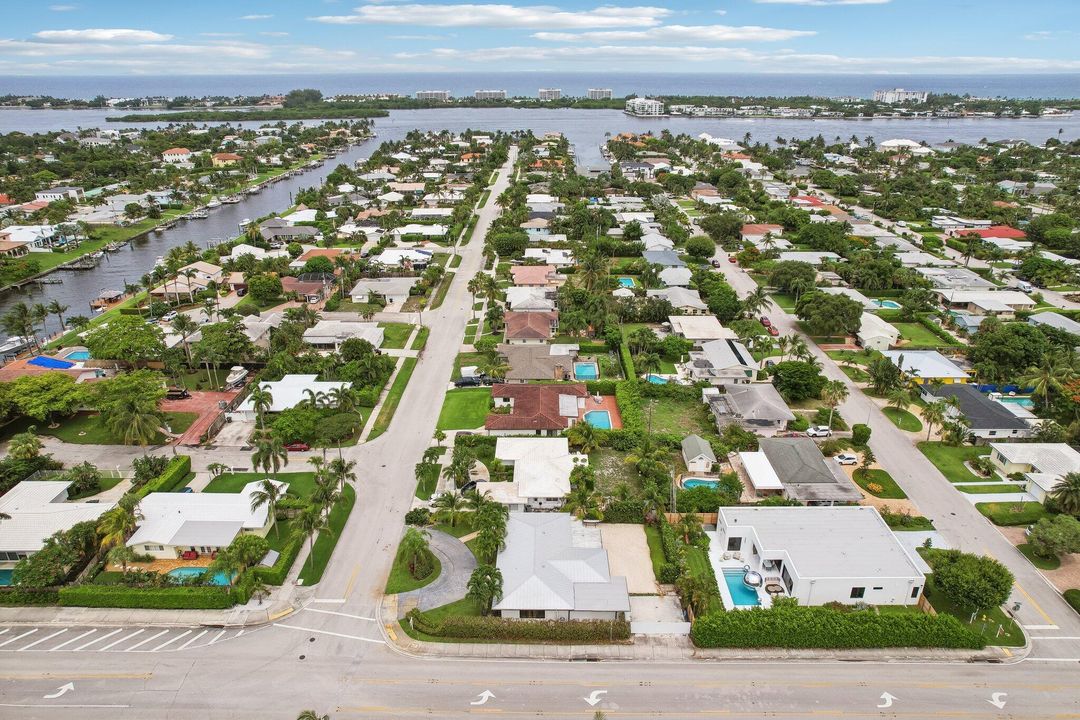 For Sale: $899,999 (3 beds, 2 baths, 1774 Square Feet)