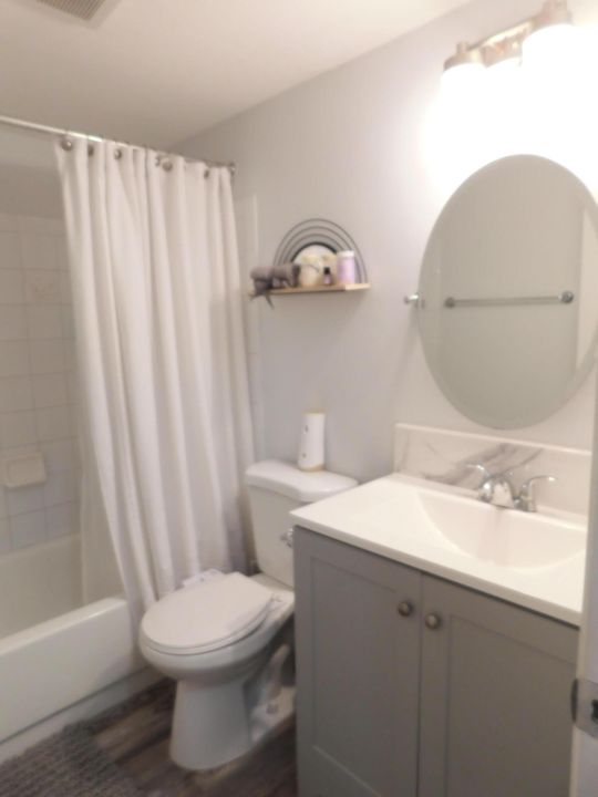 For Rent: $2,000 (2 beds, 2 baths, 861 Square Feet)