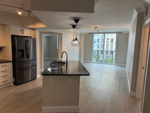 For Rent: $3,250 (2 beds, 2 baths, 1144 Square Feet)