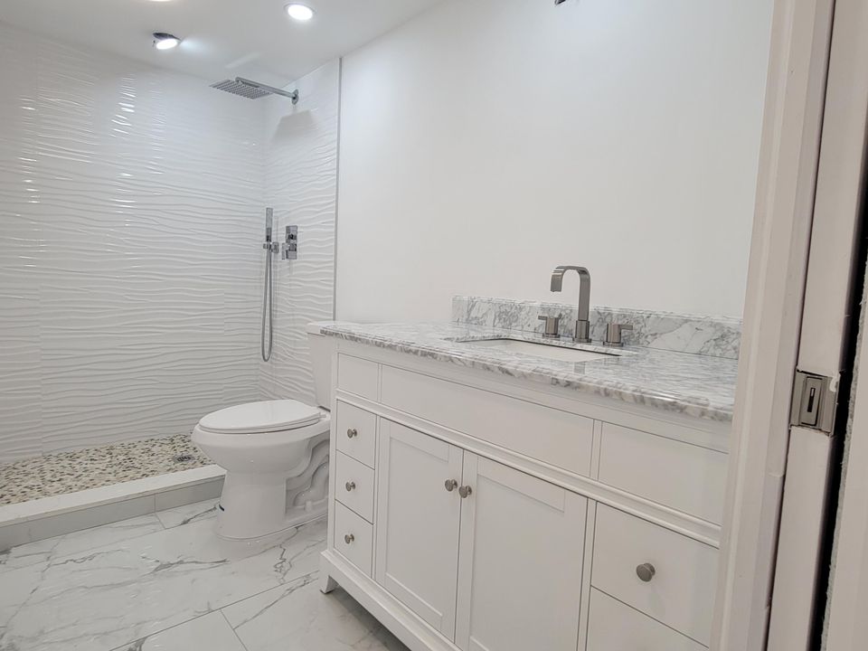 For Sale: $248,990 (2 beds, 2 baths, 1156 Square Feet)