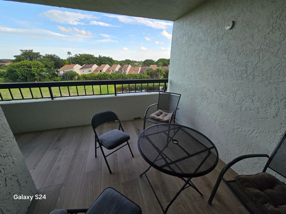 For Rent: $3,000 (2 beds, 2 baths, 1310 Square Feet)