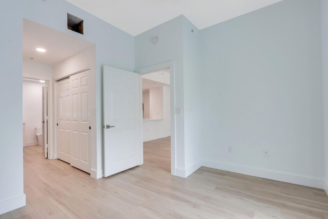 For Rent: $2,500 (1 beds, 1 baths, 719 Square Feet)