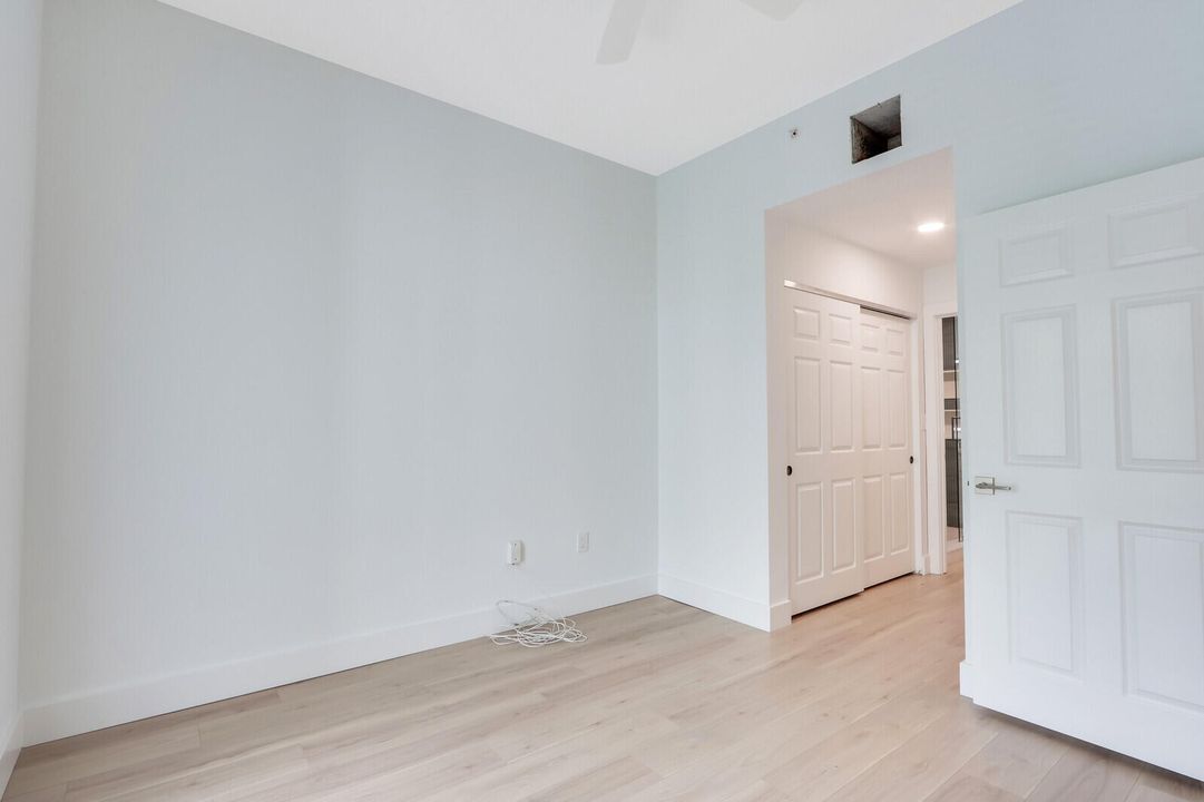 Active With Contract: $2,250 (1 beds, 1 baths, 719 Square Feet)