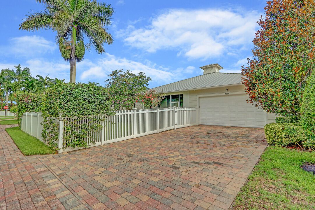 For Sale: $1,075,000 (3 beds, 2 baths, 1910 Square Feet)