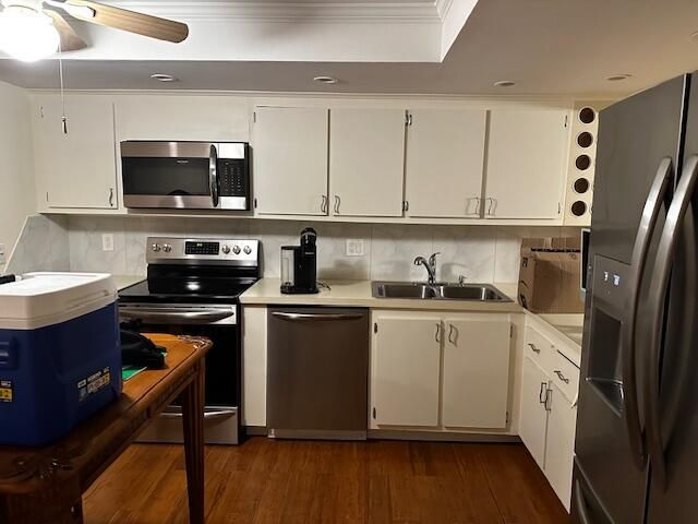 For Rent: $2,500 (2 beds, 2 baths, 1369 Square Feet)