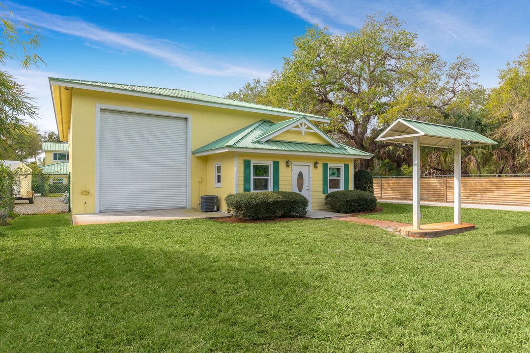 For Sale: $4,295,000 (3 beds, 2 baths, 5193 Square Feet)