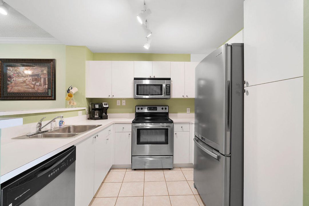 For Rent: $5,000 (2 beds, 2 baths, 1427 Square Feet)