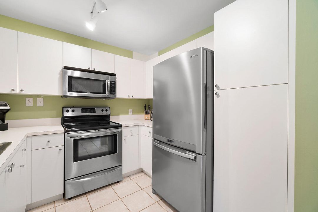 For Rent: $5,000 (2 beds, 2 baths, 1427 Square Feet)